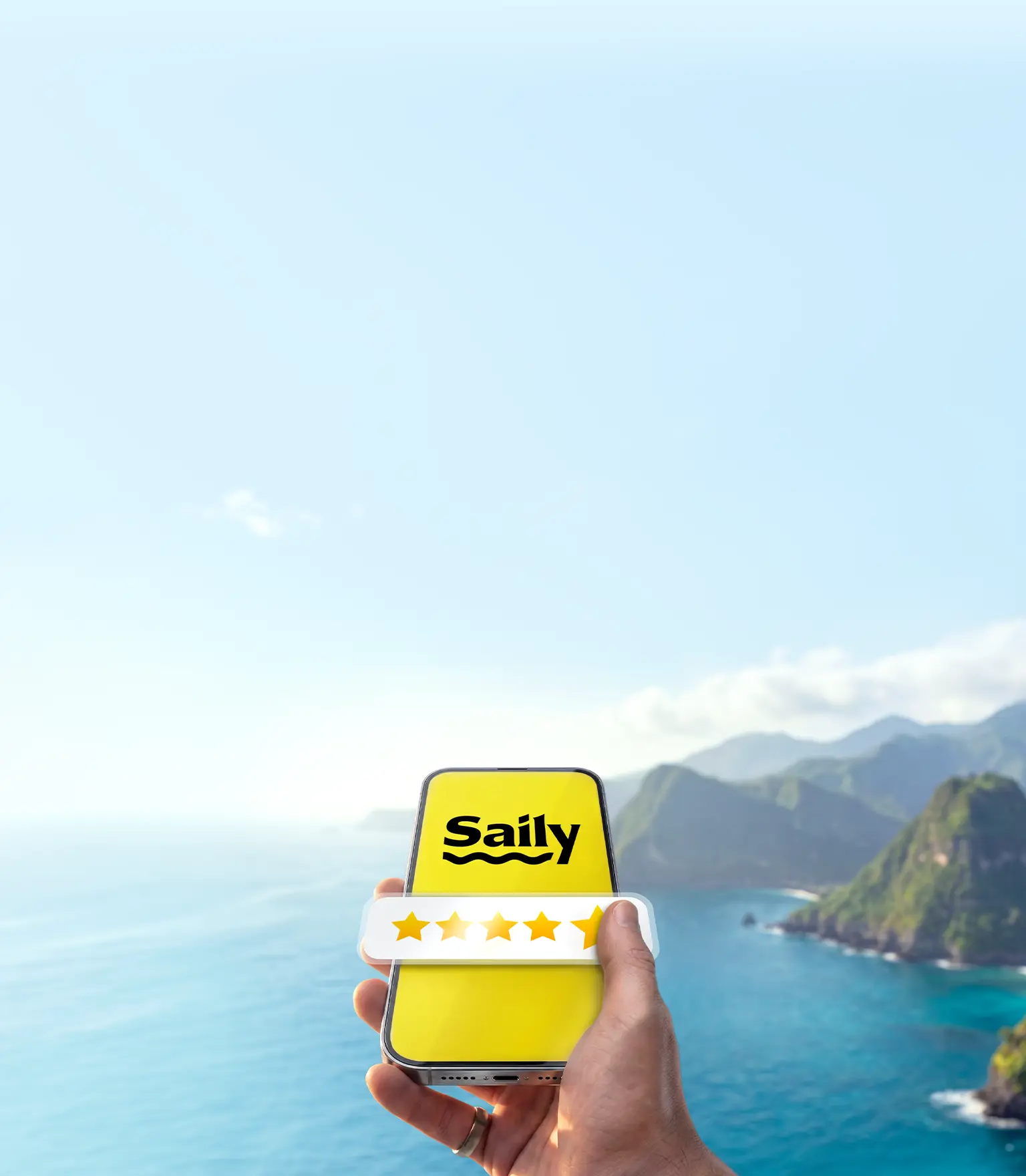 Una mano che tiene un telefono che mostra la valutazione a 5 stelle di Saily.