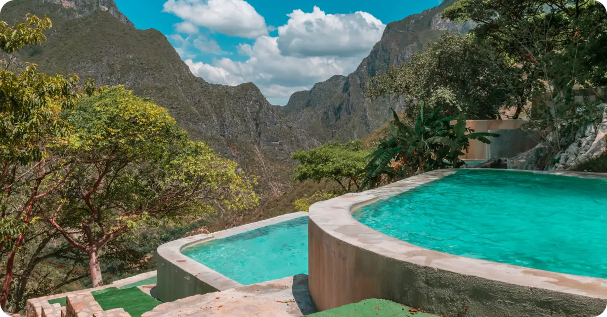 Turquoise pools of Las Grutas de Tolantongo.