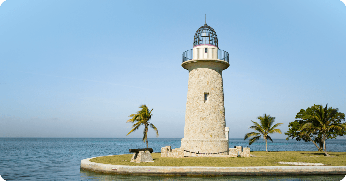 Súbete a un crucero por las casas de los famosos en Biscayne Bay