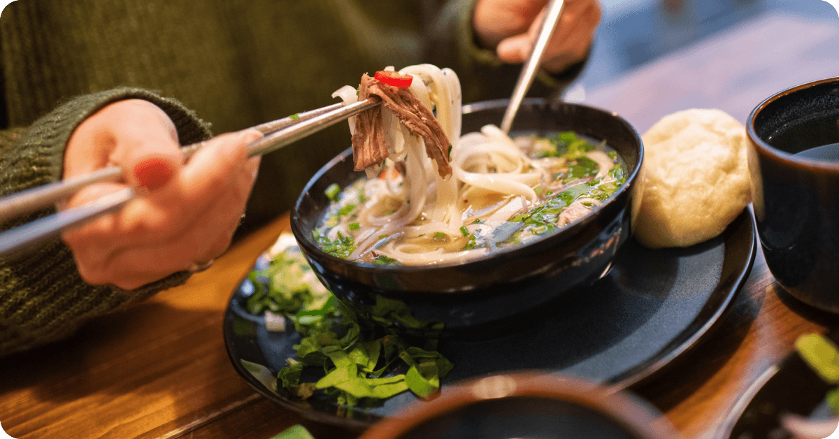 Japan travel guide: learn to use chopsticks