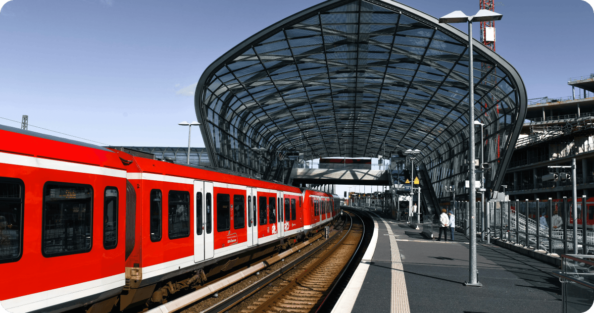 A Deutsche Bahn train stops at Hamburg's Elbbrücken station.