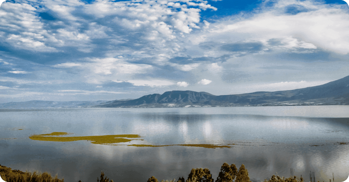 Scenic view of Lake Chapala