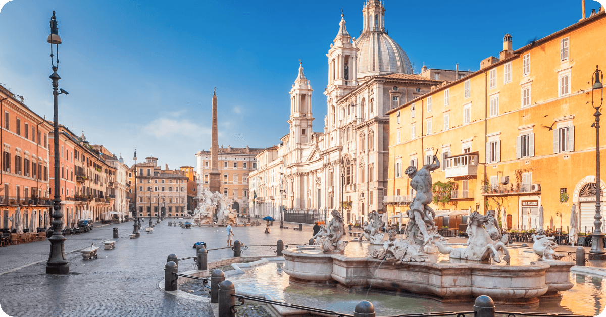 Trevi fountain in Rome early in the sunrise